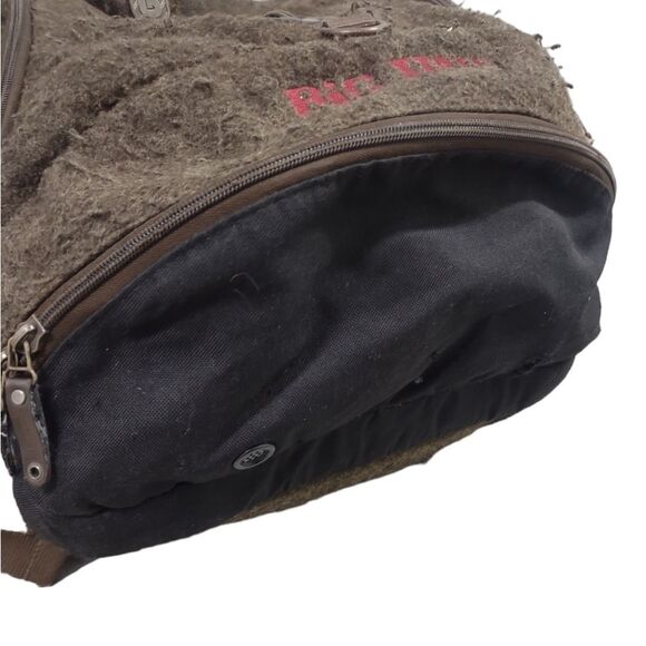 Burton backpack with aux jack - Picture 2 of 15